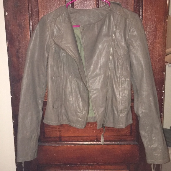 Leather jacket - Picture 1 of 4